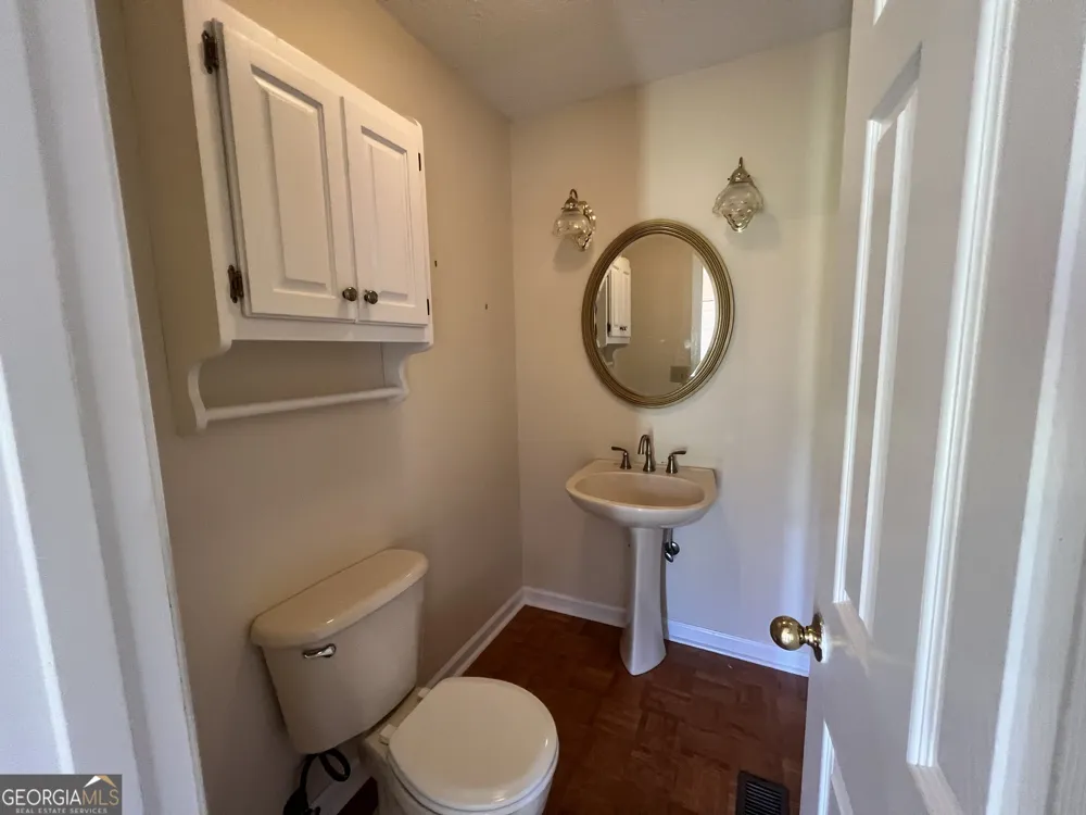 906 McAllister DR Vidalia, GA 30474