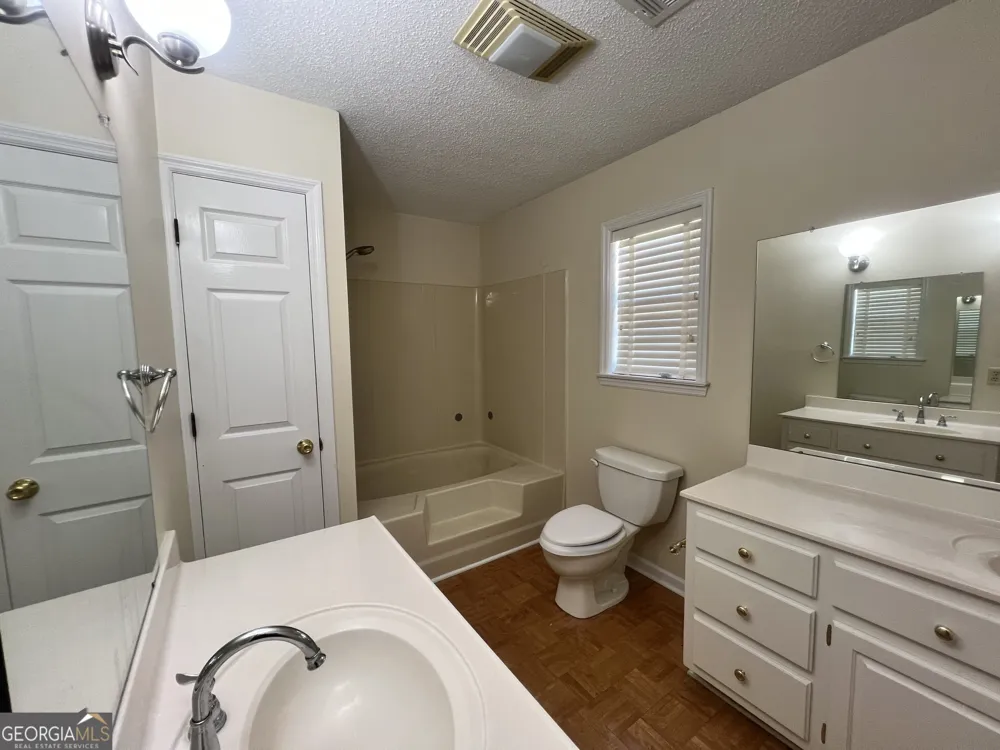 906 McAllister DR Vidalia, GA 30474