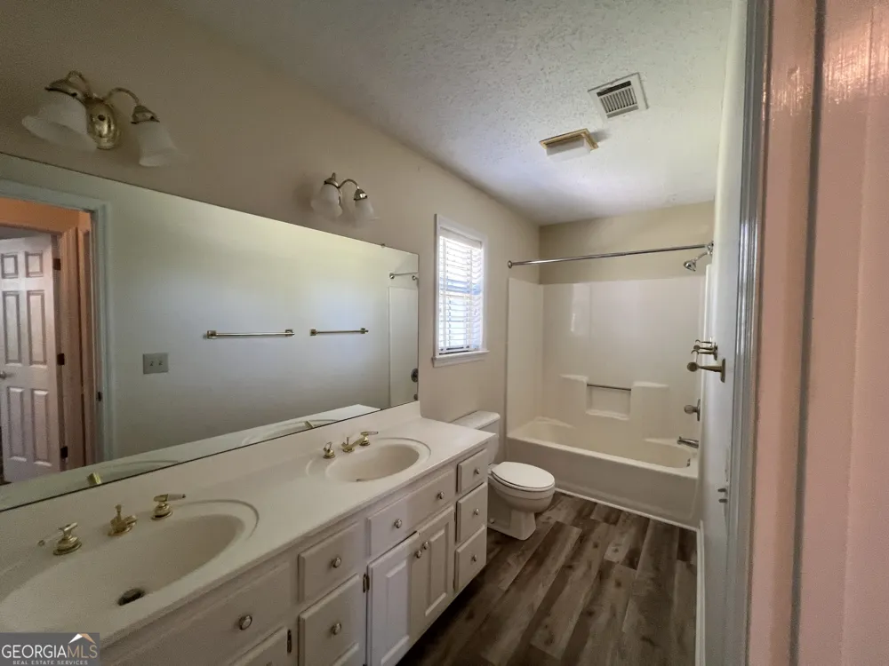906 McAllister DR Vidalia, GA 30474