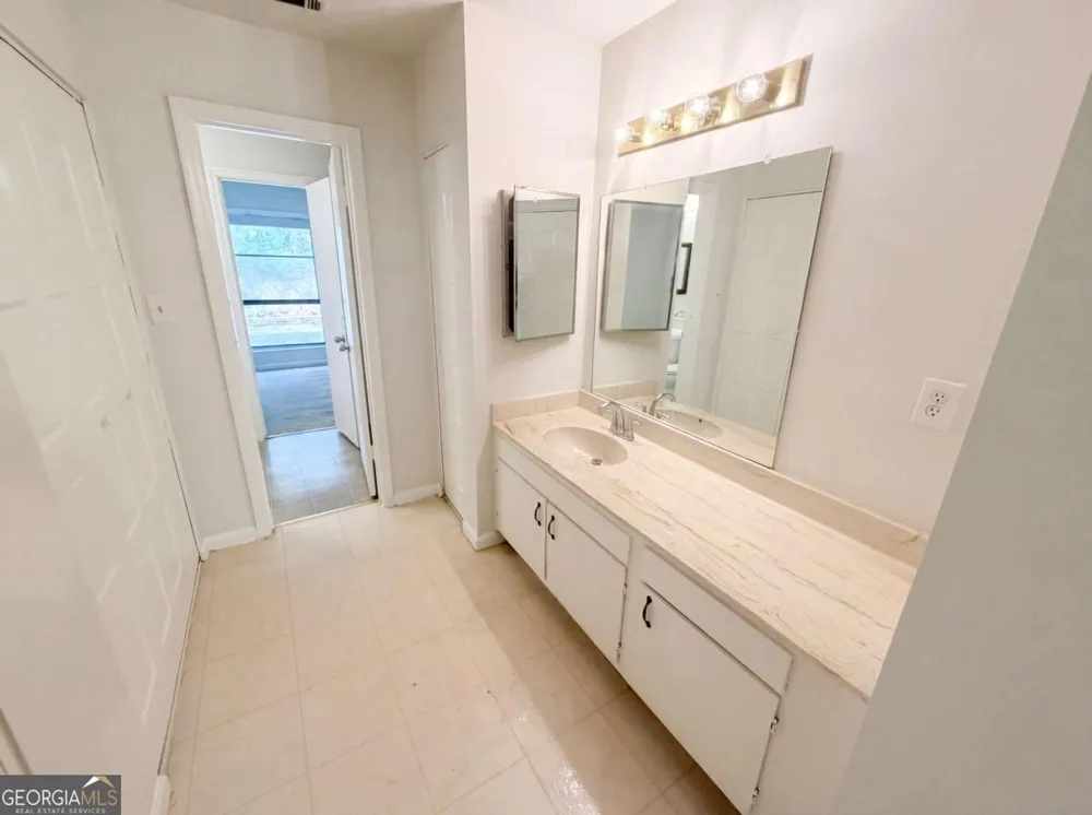 6202 Overlook RD Peachtree Corners, GA 30092