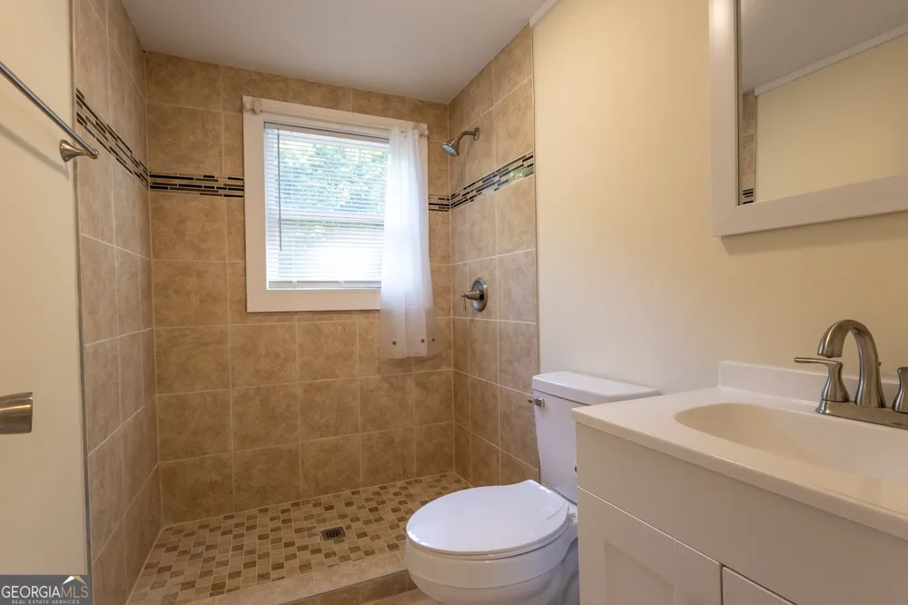 156 Churchwell RD Cochran, GA 31014
