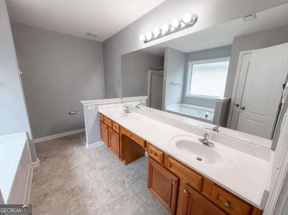 2559 Oakleaf RDG Lithonia, GA 30058