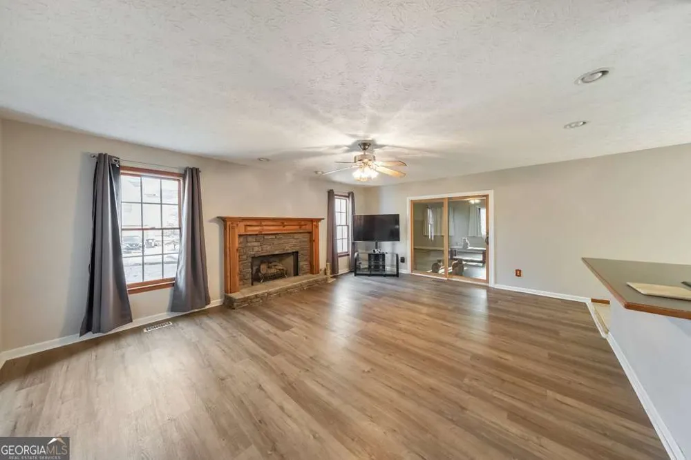 663 Hiram WAY Hiram, GA 30141