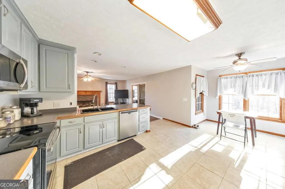 663 Hiram WAY Hiram, GA 30141