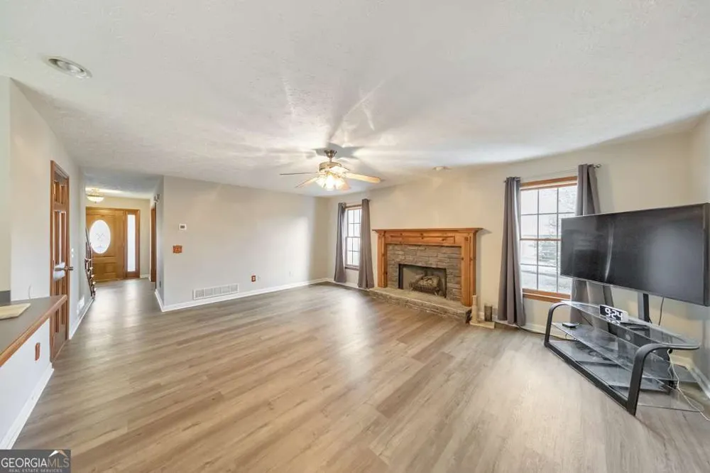663 Hiram WAY Hiram, GA 30141