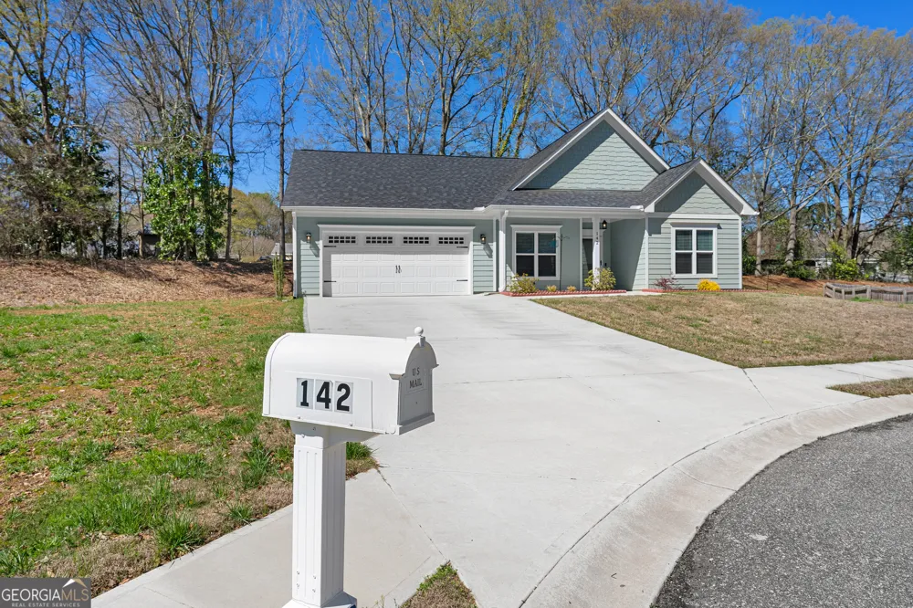 142 Fairview STA Hartwell, GA 30643