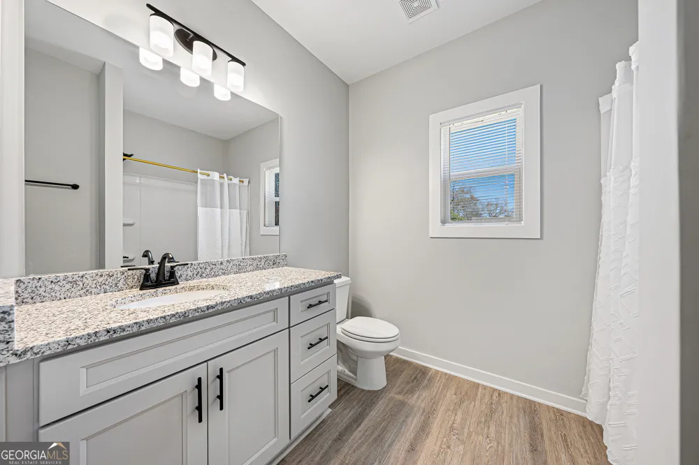 142 Fairview STA Hartwell, GA 30643