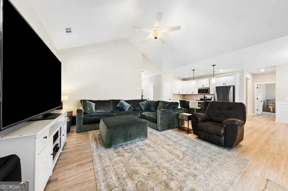 142 Fairview STA Hartwell, GA 30643