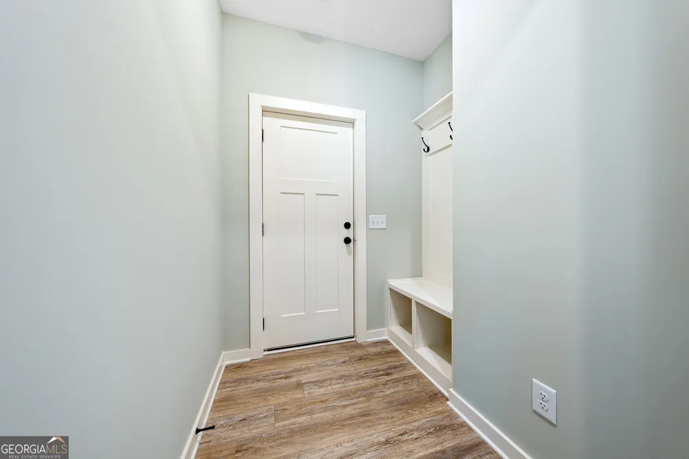142 Fairview STA Hartwell, GA 30643
