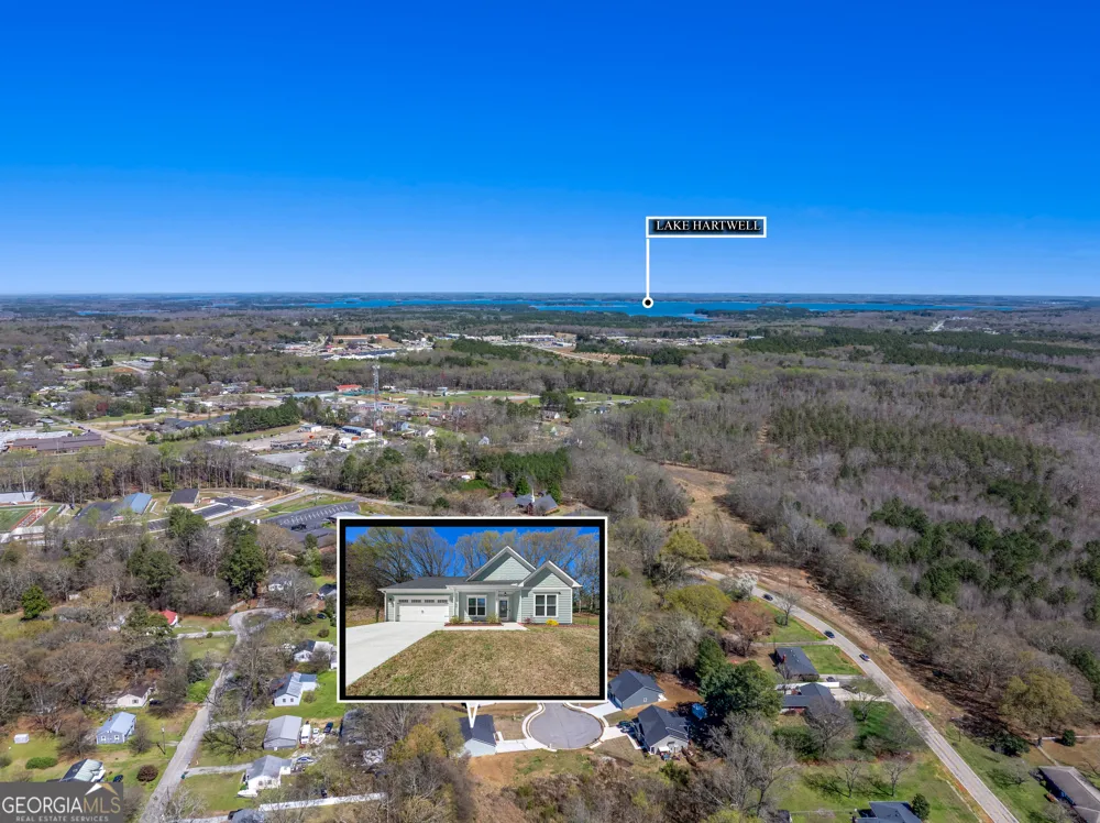 142 Fairview STA Hartwell, GA 30643