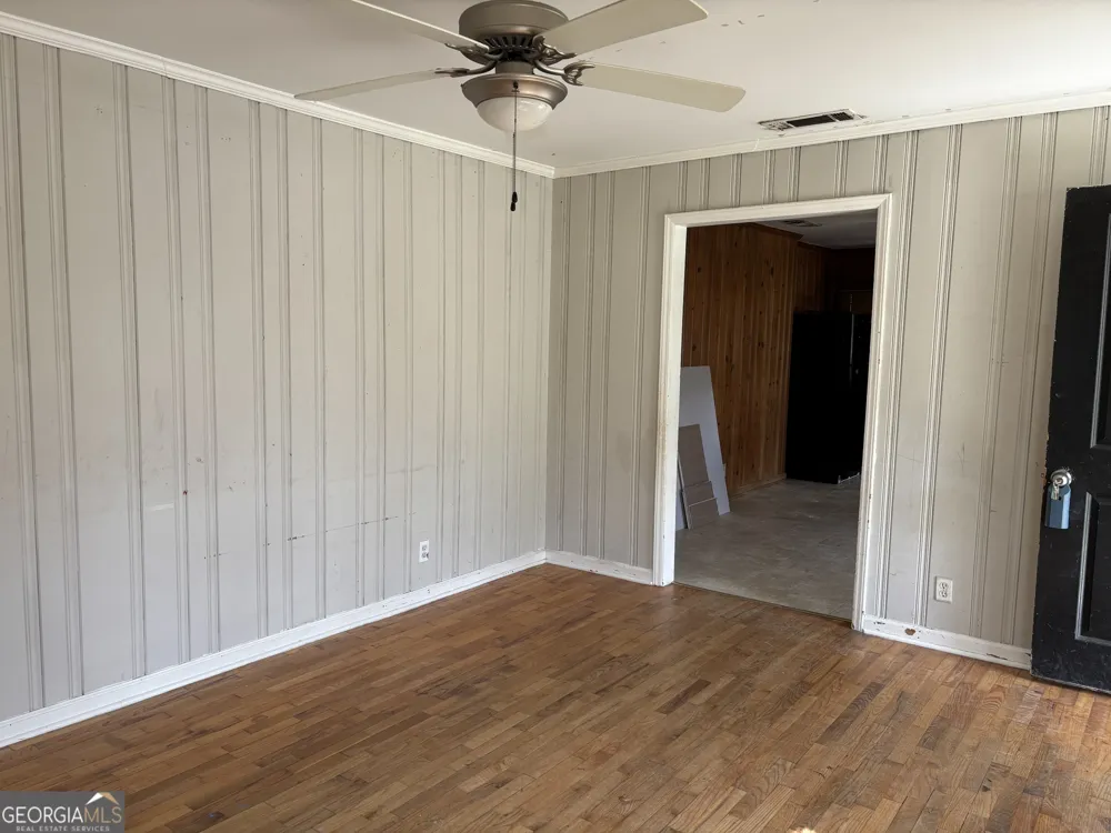 309 Crest DR Calhoun, GA 30701