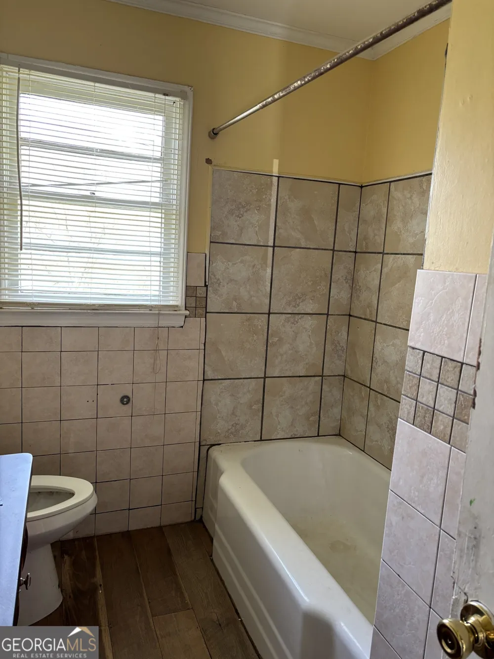 309 Crest DR Calhoun, GA 30701