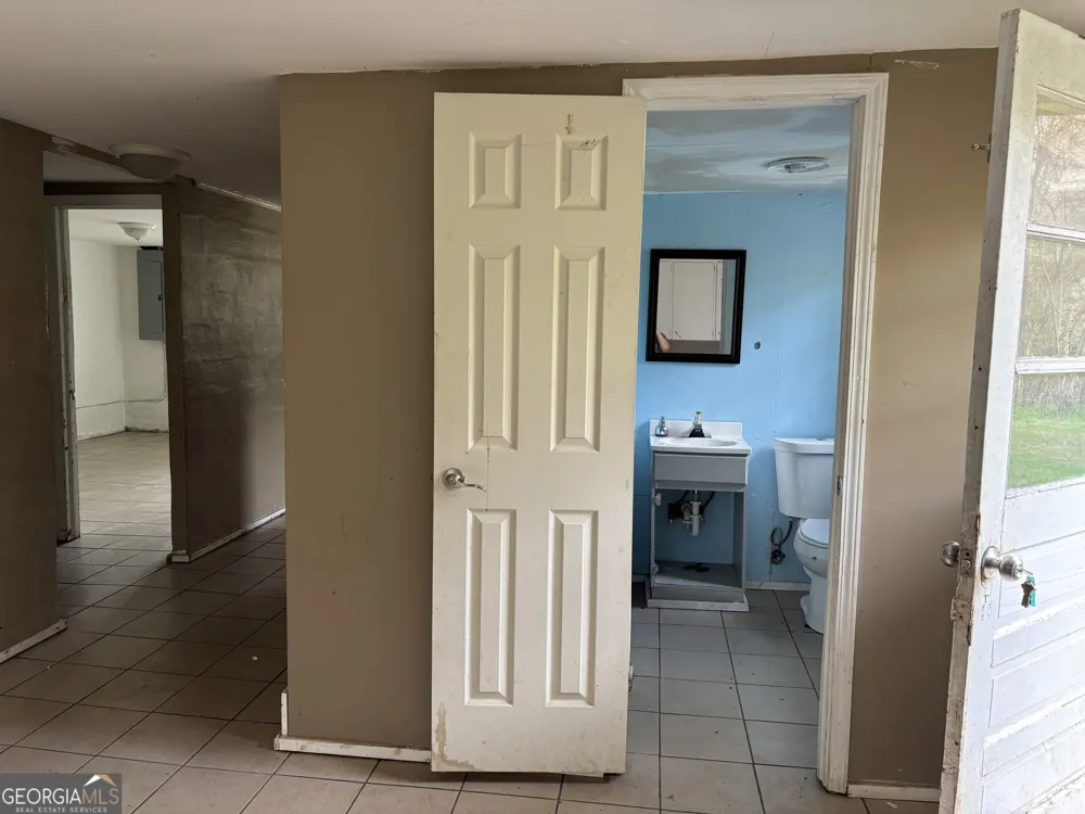 309 Crest DR Calhoun, GA 30701