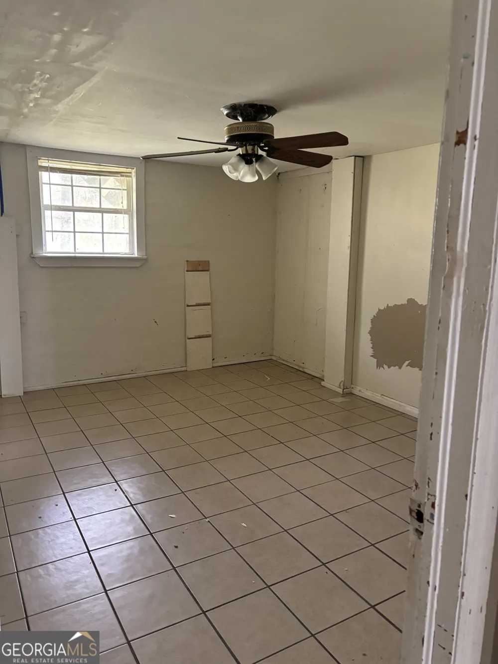 309 Crest DR Calhoun, GA 30701