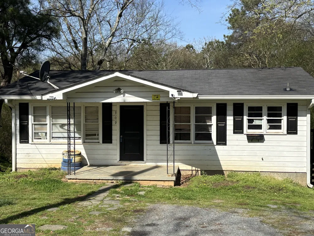 309 Crest DR Calhoun, GA 30701