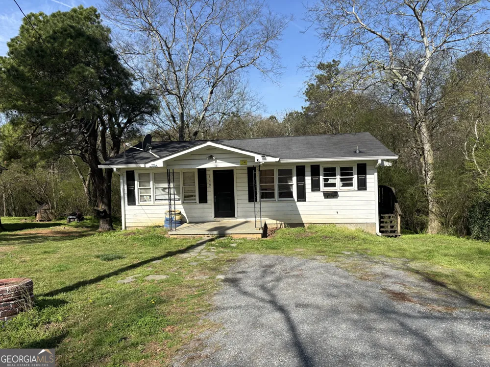 309 Crest DR Calhoun, GA 30701