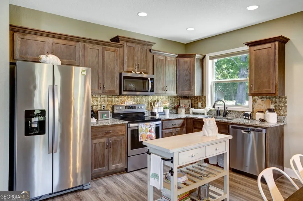 379 Chancey DR Hiawassee, GA 30546