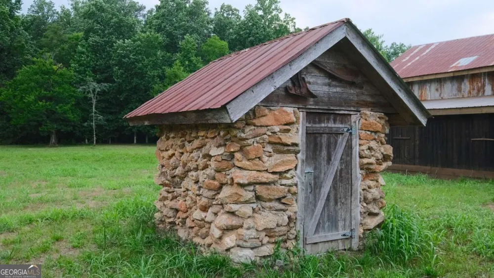 1455 Tappan Spur RD Watkinsville, GA 30677