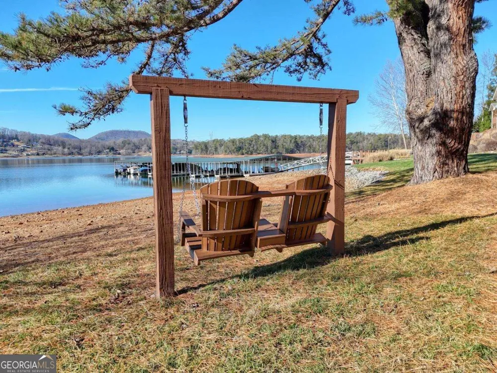1405 Lakeside RD Hiawassee, GA 30546