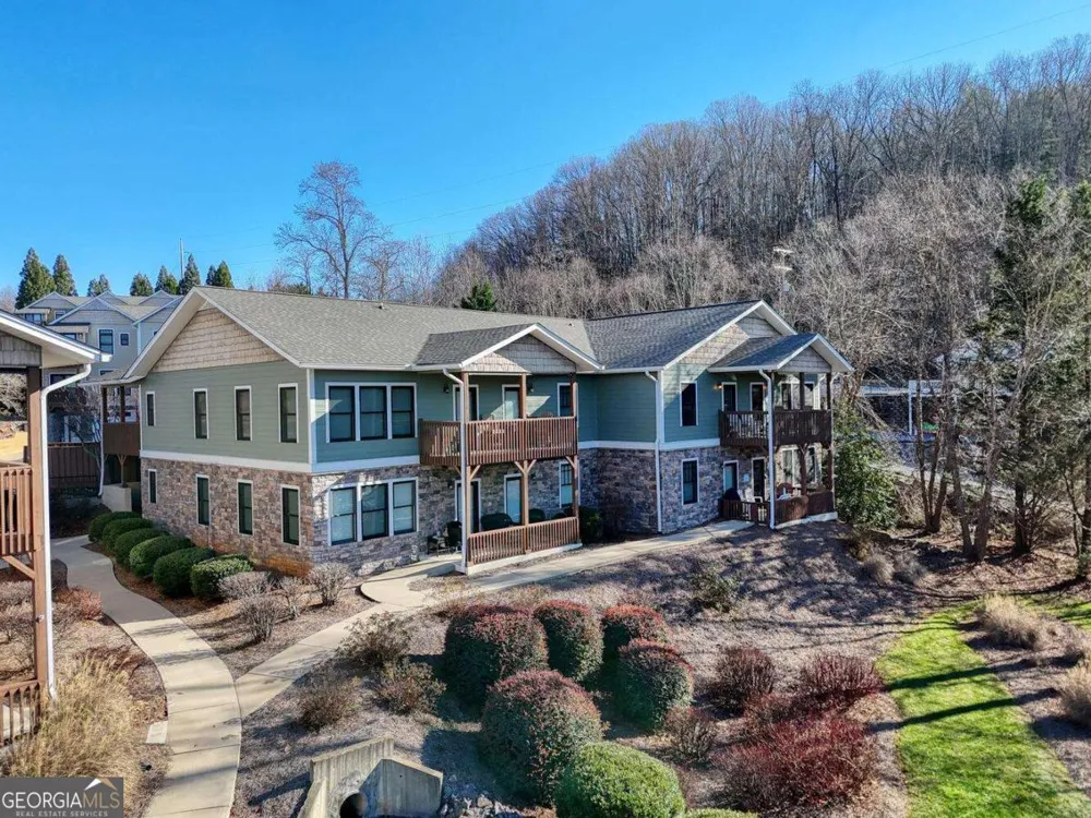 1405 Lakeside RD Hiawassee, GA 30546