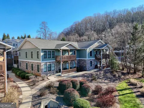 1405 Lakeside RD