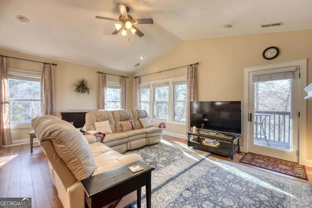 1405 Lakeside RD Hiawassee, GA 30546