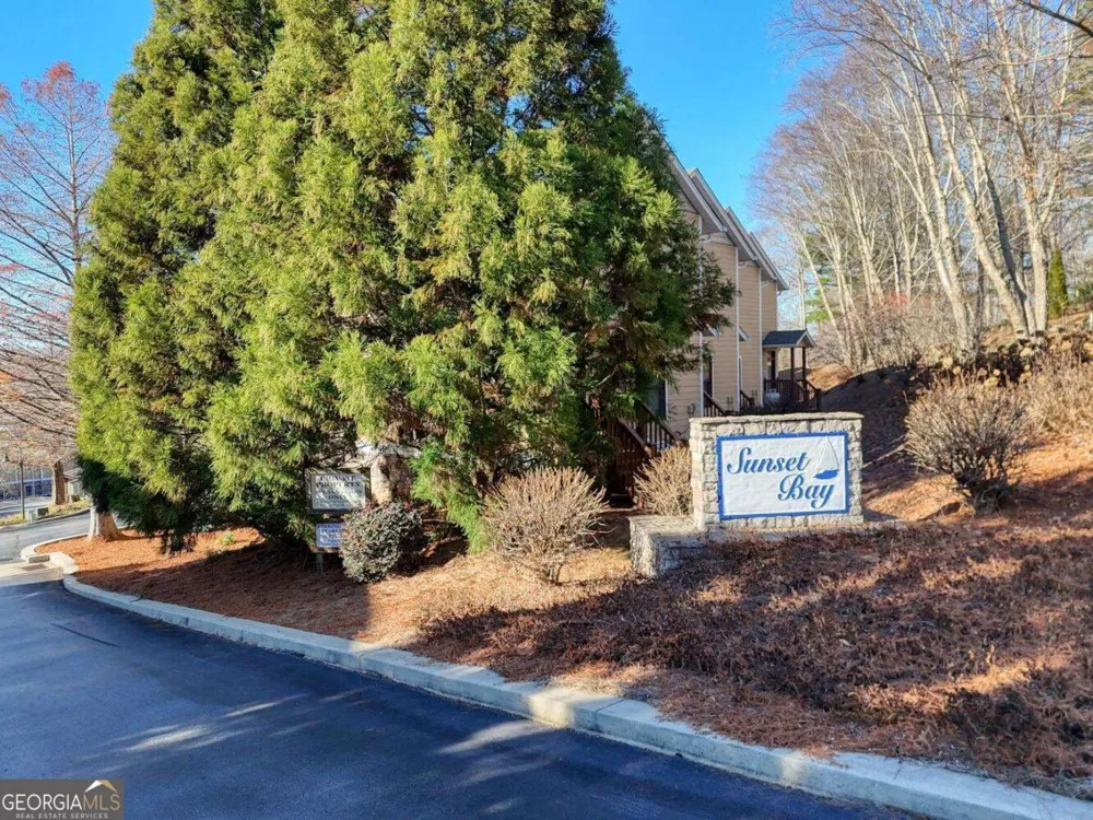1405 Lakeside RD Hiawassee, GA 30546