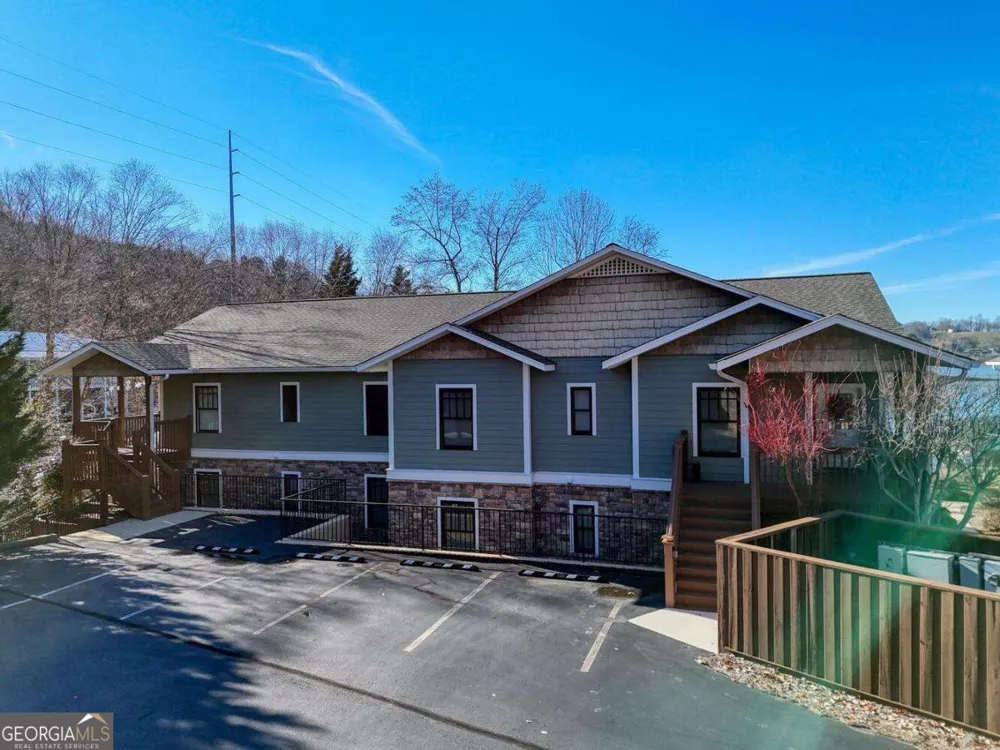 1405 Lakeside RD Hiawassee, GA 30546