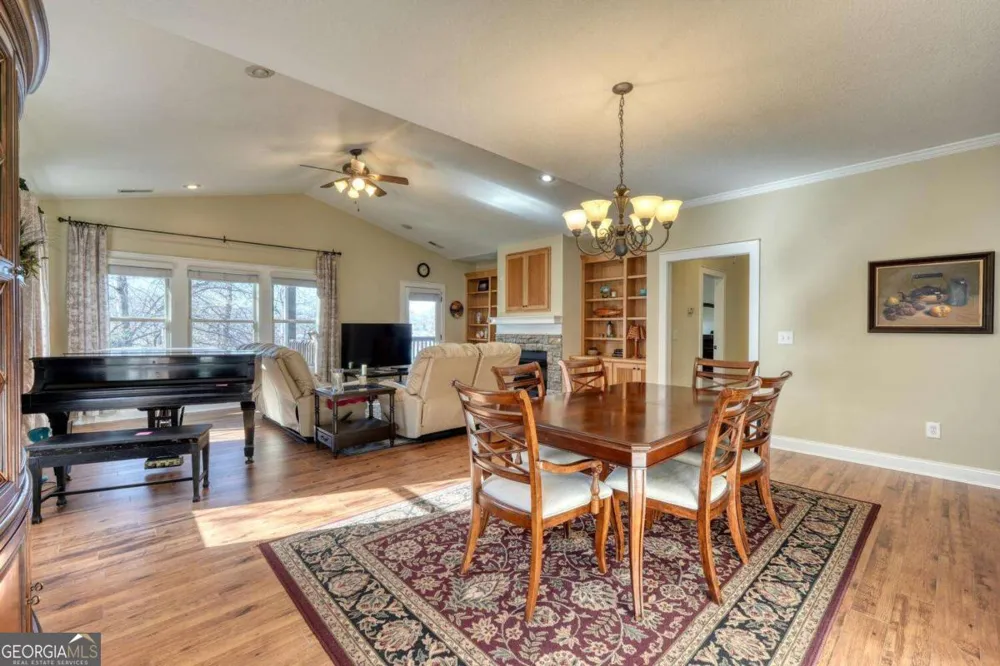 1405 Lakeside RD Hiawassee, GA 30546