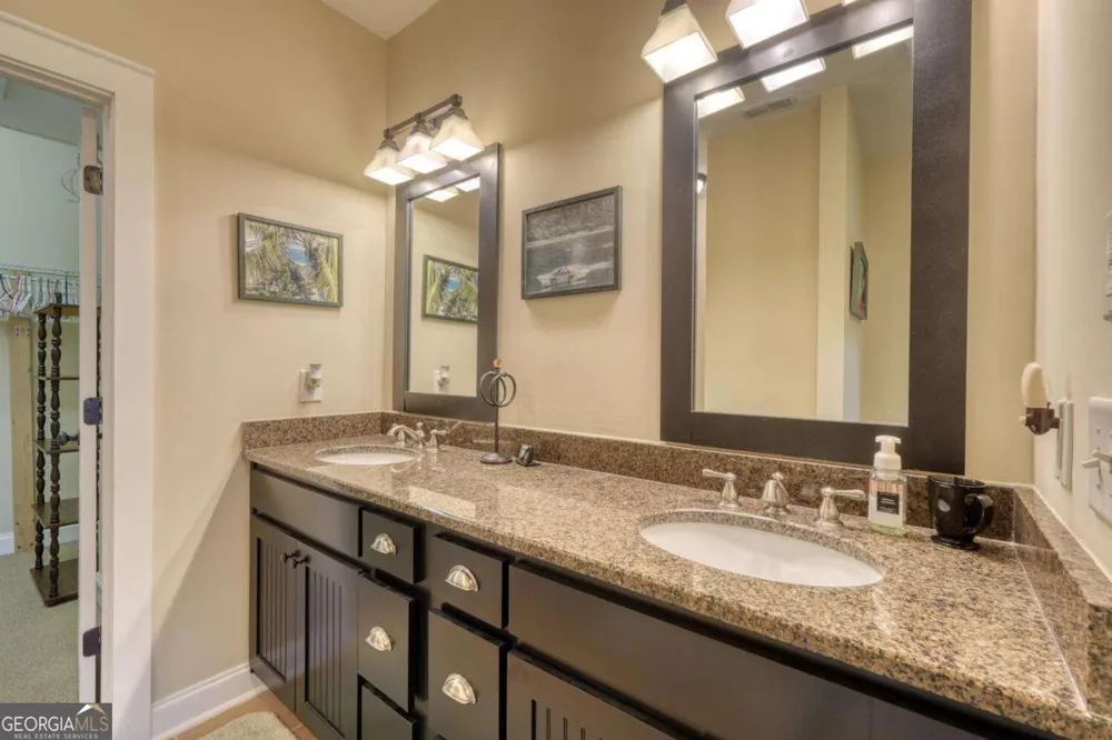1405 Lakeside RD Hiawassee, GA 30546