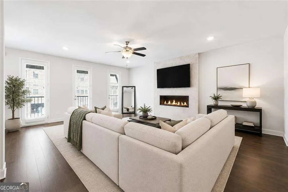 2375 Tarben DR Snellville, GA 30078