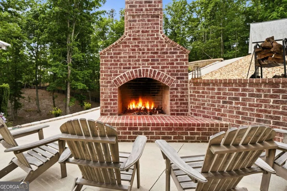 180 Laurel Ridge LN Ball Ground, GA 30107