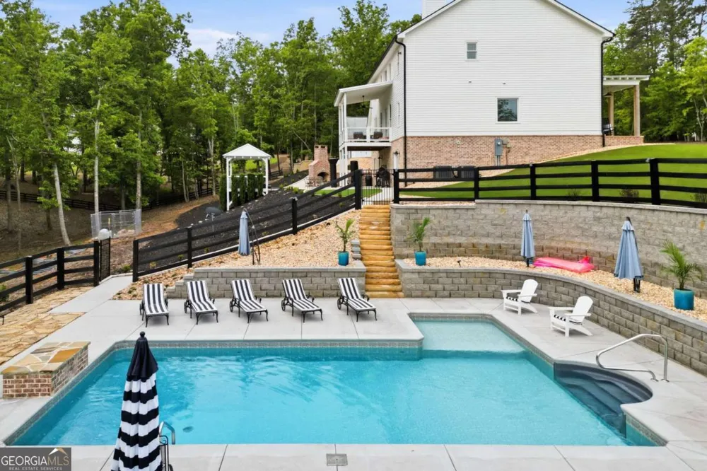 180 Laurel Ridge LN Ball Ground, GA 30107