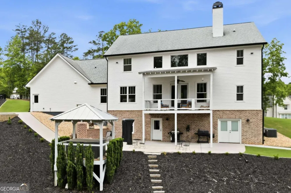 180 Laurel Ridge LN Ball Ground, GA 30107