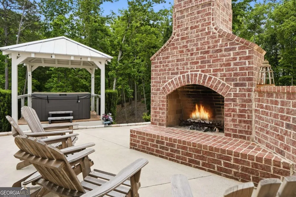 180 Laurel Ridge LN Ball Ground, GA 30107