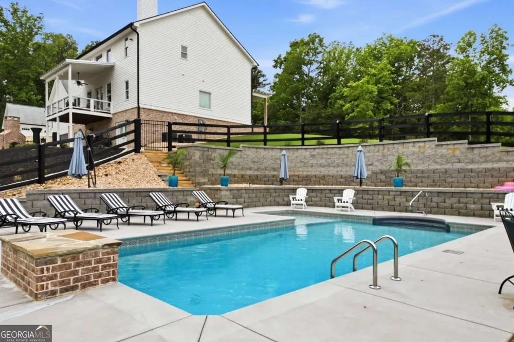 180 Laurel Ridge LN Ball Ground, GA 30107