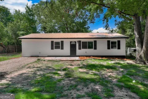 1704 Susan CIR