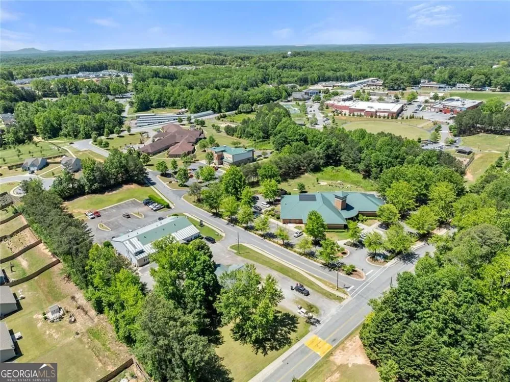 386 Allen ST Dawsonville, GA 30534