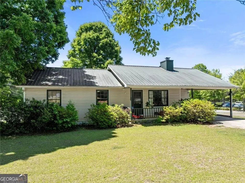 386 Allen ST Dawsonville, GA 30534
