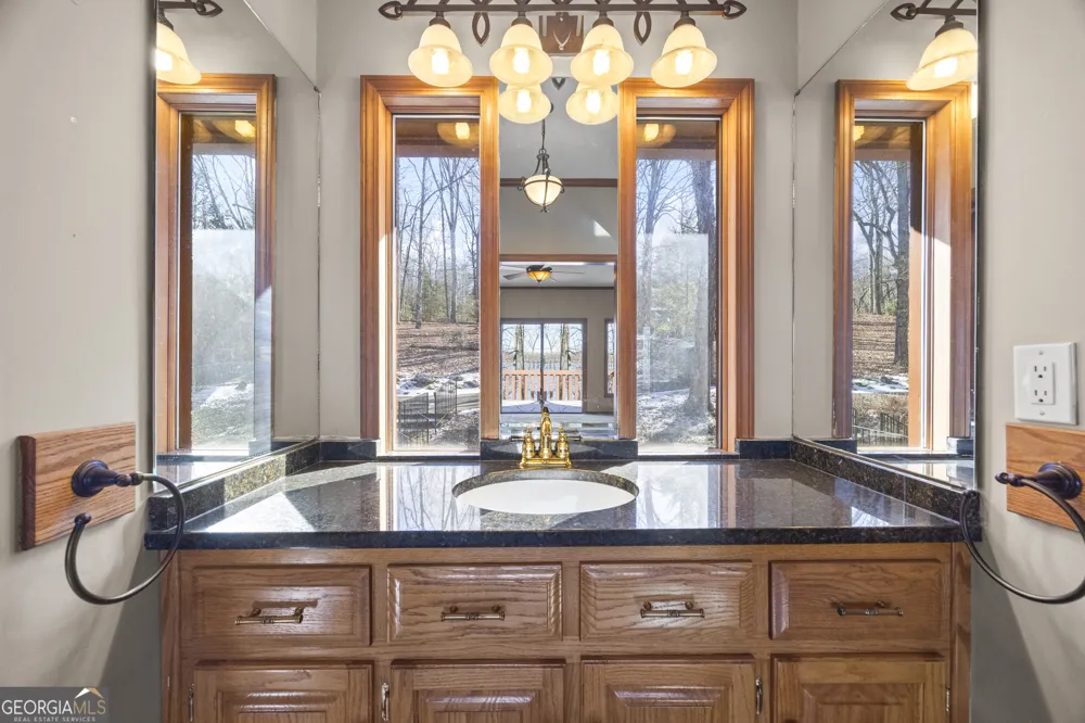234 Chandlers Ferry DR Hartwell, GA 30643