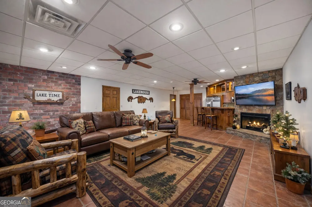 234 Chandlers Ferry DR Hartwell, GA 30643