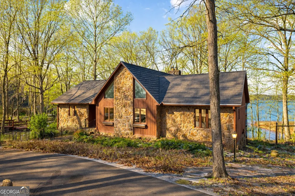 234 Chandlers Ferry DR Hartwell, GA 30643