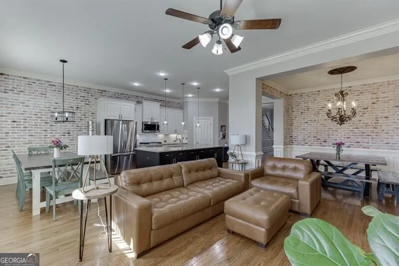 6965 Fellowship LN Flowery Branch, GA 30542