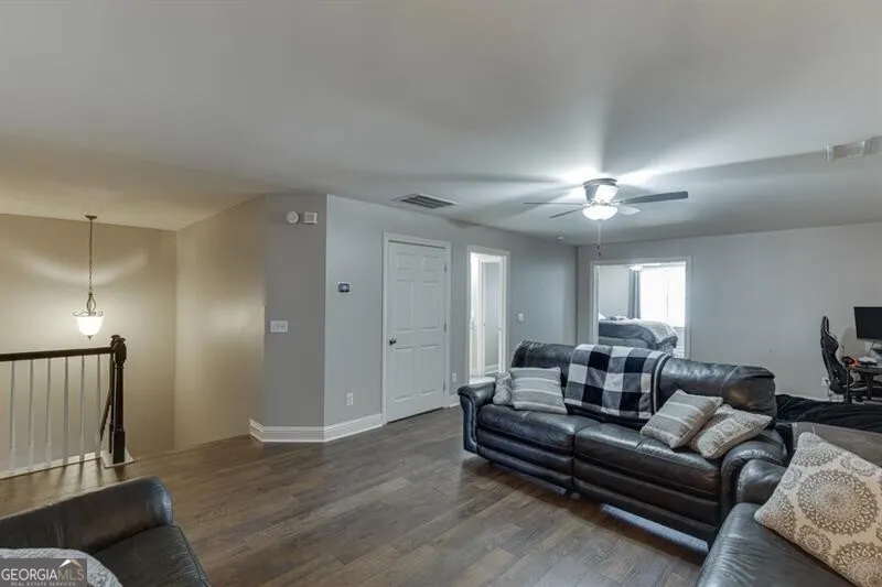6965 Fellowship LN Flowery Branch, GA 30542
