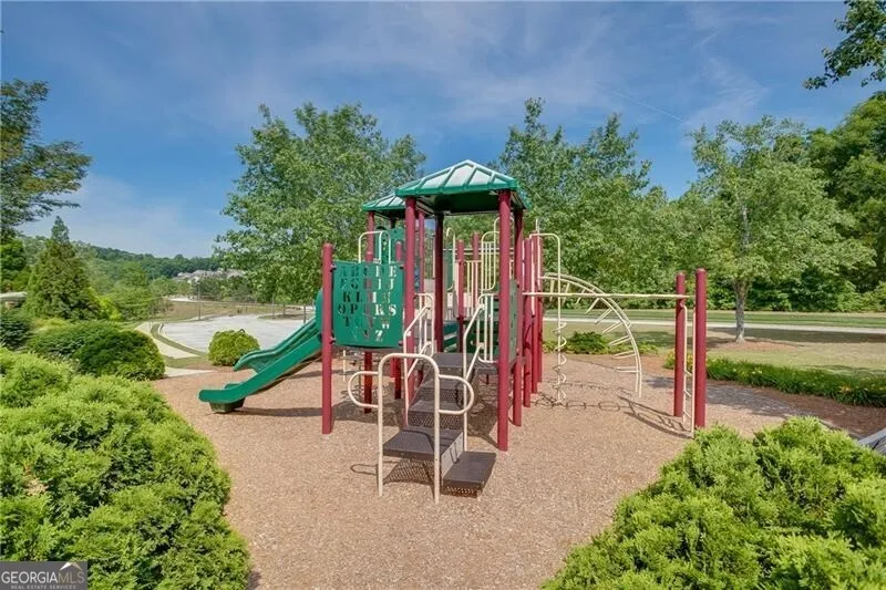 6965 Fellowship LN Flowery Branch, GA 30542