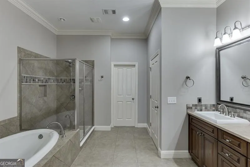6965 Fellowship LN Flowery Branch, GA 30542
