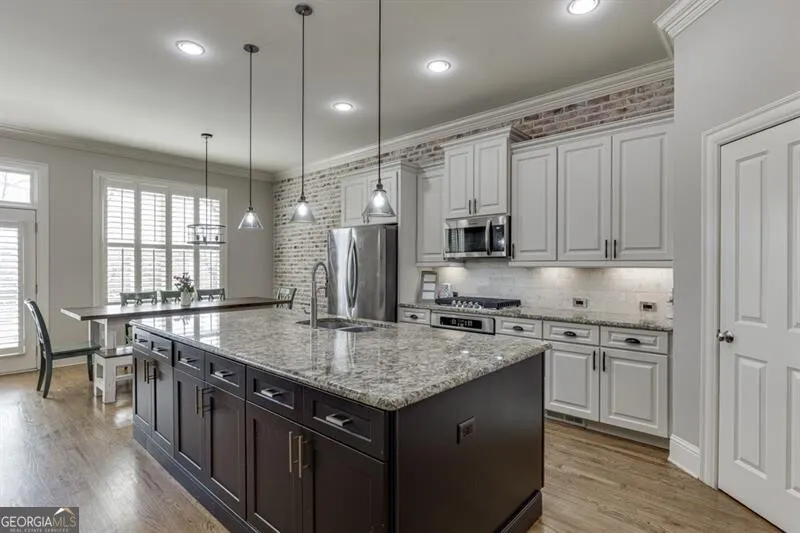 6965 Fellowship LN Flowery Branch, GA 30542