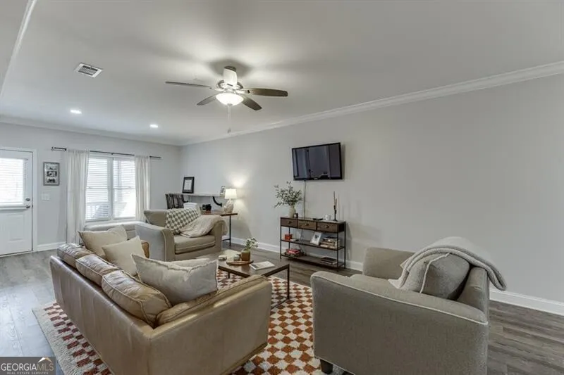 6965 Fellowship LN Flowery Branch, GA 30542