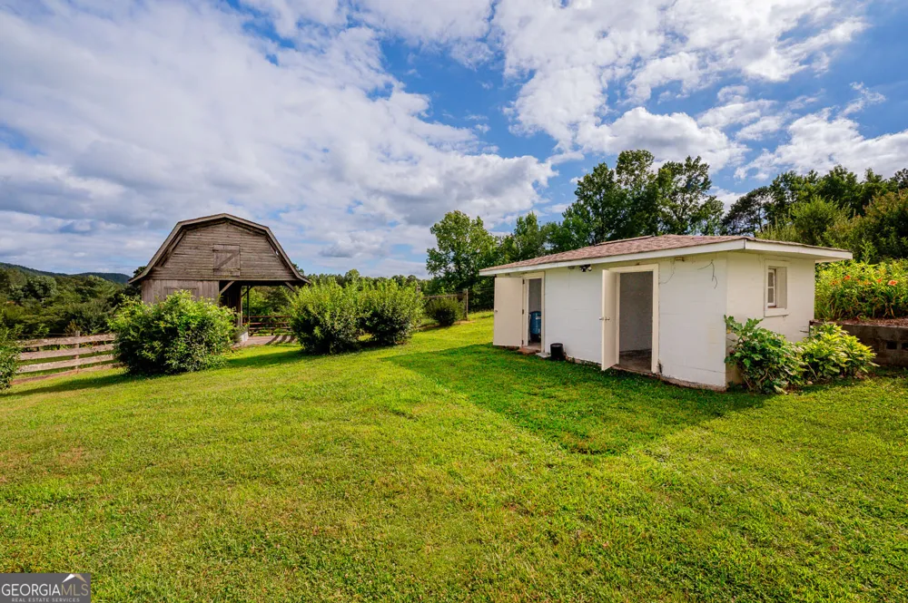 794 Halls Valley RD Trion, GA 30753