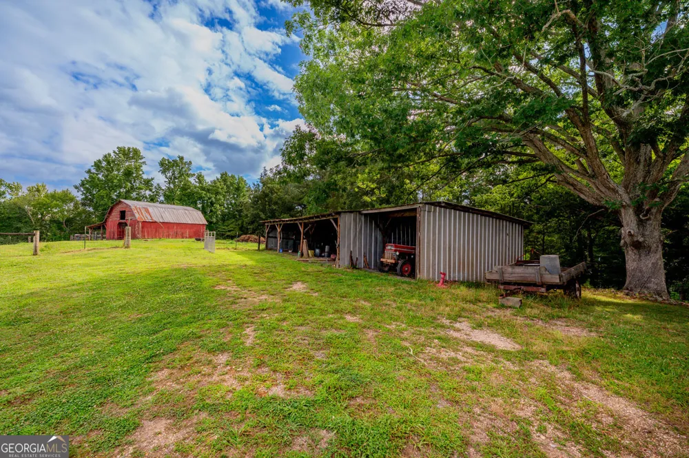794 Halls Valley RD Trion, GA 30753
